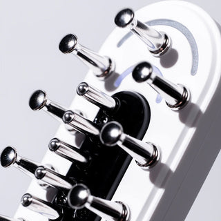 LumiGlide scalp massager brush – side view
